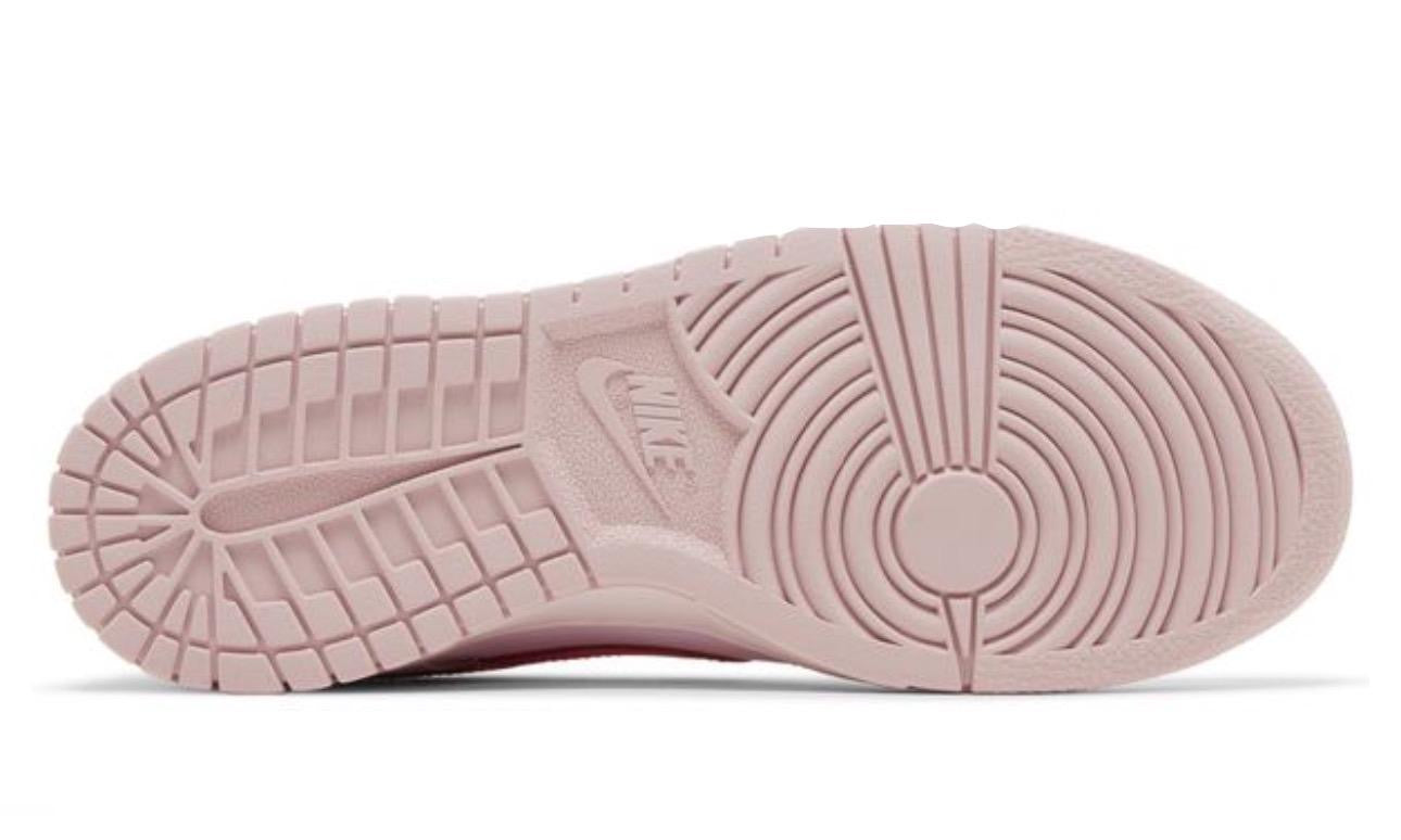 Nike Dunk Low Triple Pink