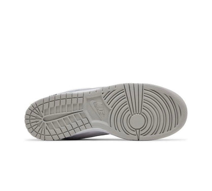 Supreme x Nike Dunk Low SB
'White Metallic Silver'