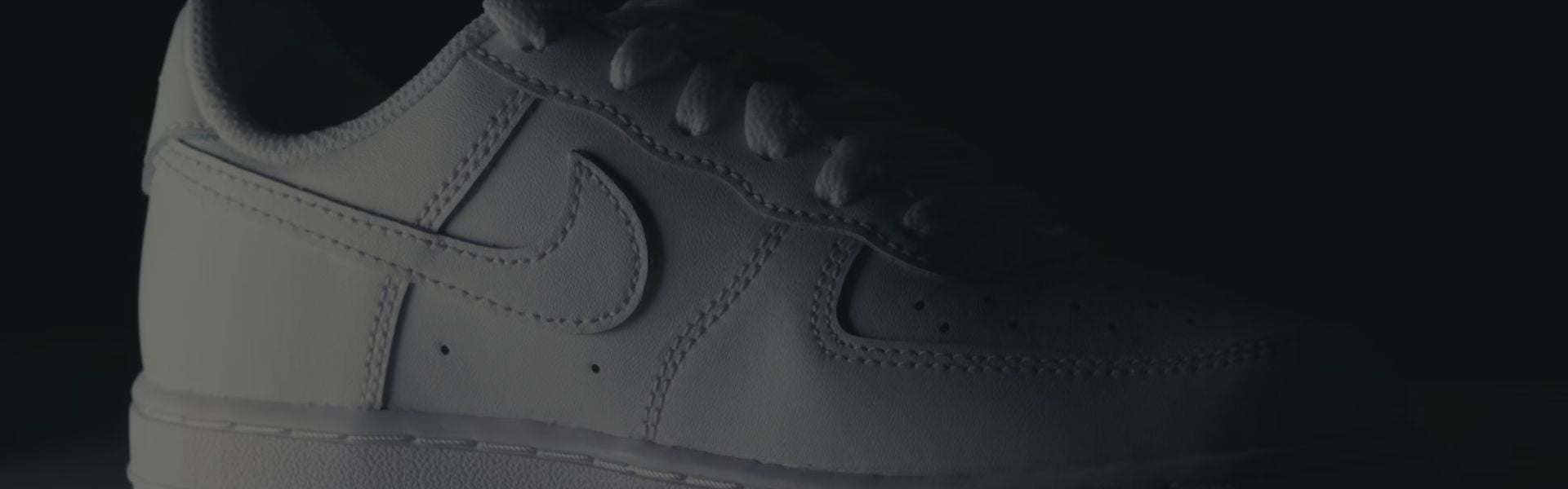 NIKE AIR FORCE 1